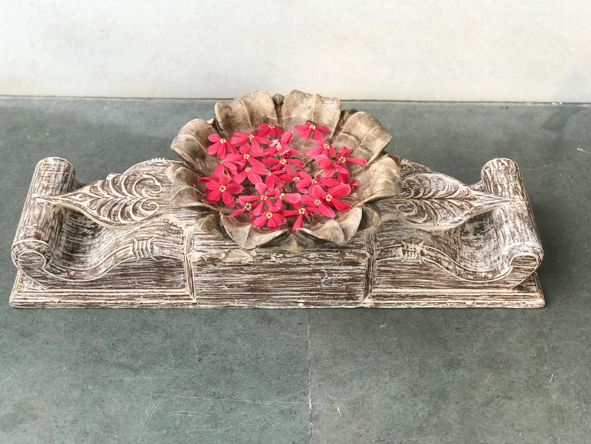 Image of Elegant and Traditional White Finish Base Bracket.  The Source India is an Indian Handicraft, Home Decor, Furnishing and Textiles Store. Based out of Hauz Khas Village New Delhi, each piece is carefully procured to allow the enhancement of India's Culture.