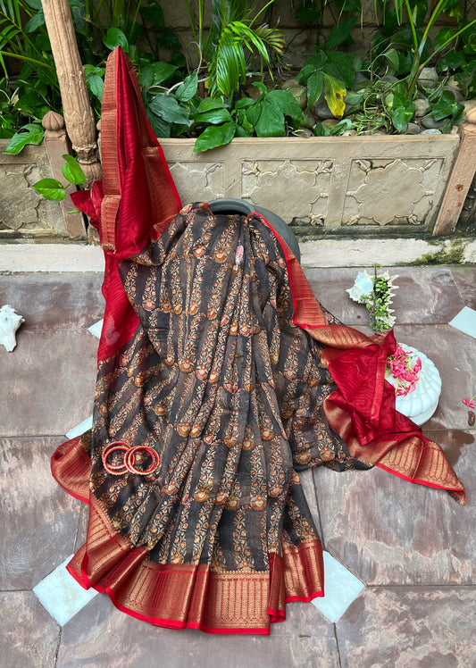 Image of Elegant and Traditional Chanderi Silk Saree.  Drape this exquisite sari which is exclusively curated for you . Woven from the famed Chanderi silk fabric . it can be worn for any special occasions festivities or celebrations.  The Source India is an Indian Handicraft, Home Decor, Furnishing and Textiles Store. Based out of Hauz Khas Village New Delhi, each piece is carefully procured to allow the enhancement of India's Culture. 